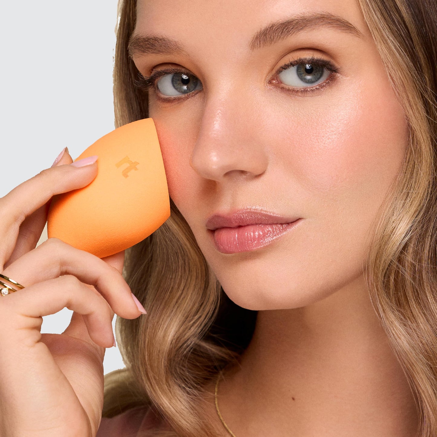 Real Techniques Miracle Complexion Sponge 4 Pack, Makeup Blending Sponges For Liquid & Cream Foundation & Skin Tints, Buildable Coverage, Natural, Dewy Base, Cruelty- Free, Latex-Free Foam